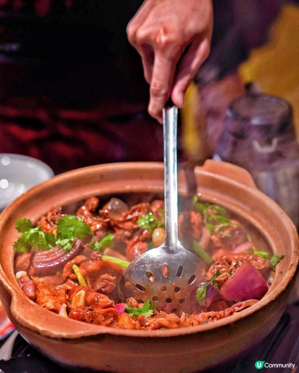 榕樹頭雞煲🐔 正宗老廣風味，懷舊氣息滿滿！