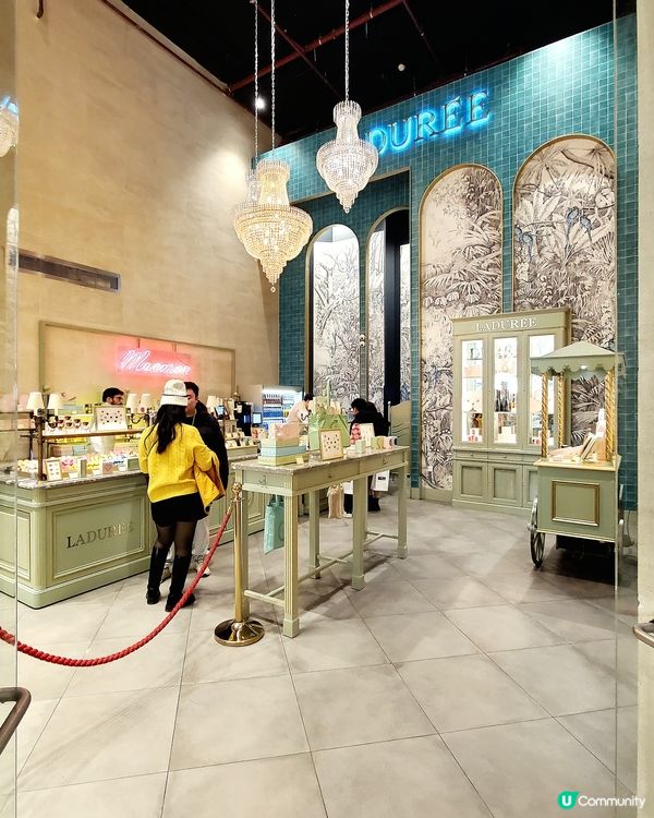  Ladurée情人節。期間限定心形❤️馬卡龍