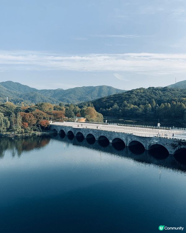 韓國的街頭和風景隨手一拍都很美，尤其是在天空公園的超夢幻粉紅...