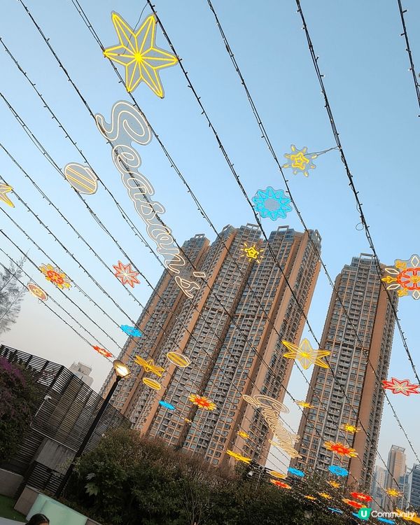 荃灣廣場空中花園，蛇年迎嚟一班pixar老友記，化身不倒翁同...