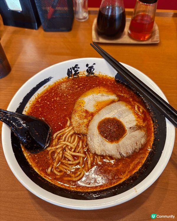 沖繩之旅食傳統阿古豬，蒸籠食法比較少見；人氣暖暮拉麵，排隊一...