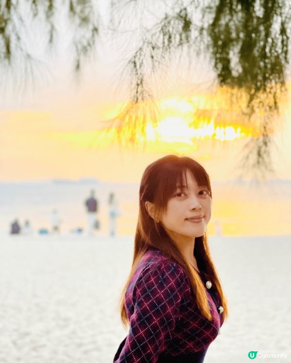 屯門黃金海岸商場沿海邊走到泳灘，可觀看日落美景