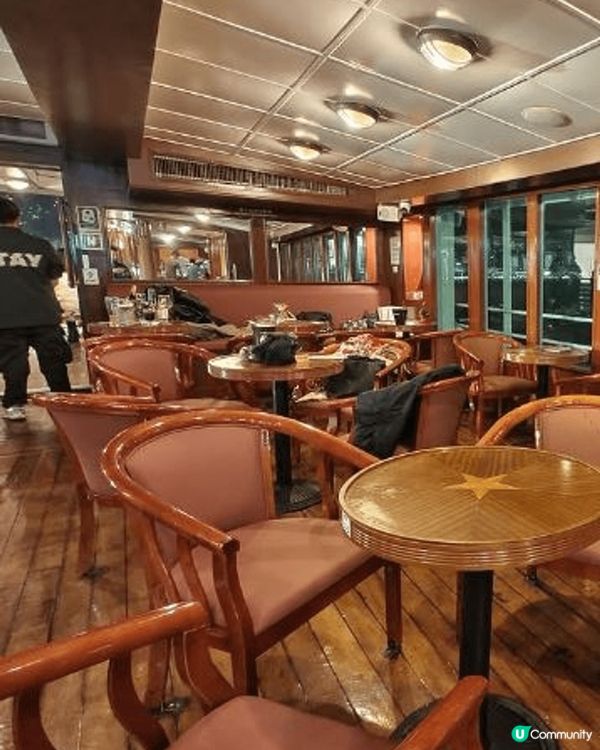天星小輪酒吧海上chill旅程, 船隻停泊喺尖沙咀天星碼頭,...