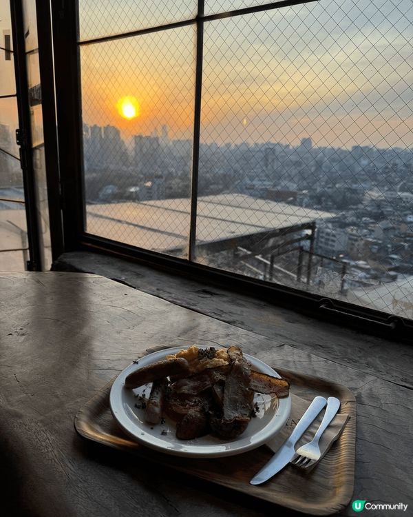 首爾龍山區隱世日落cafe，弘大附近可愛貓咪小布甸，首爾必食...