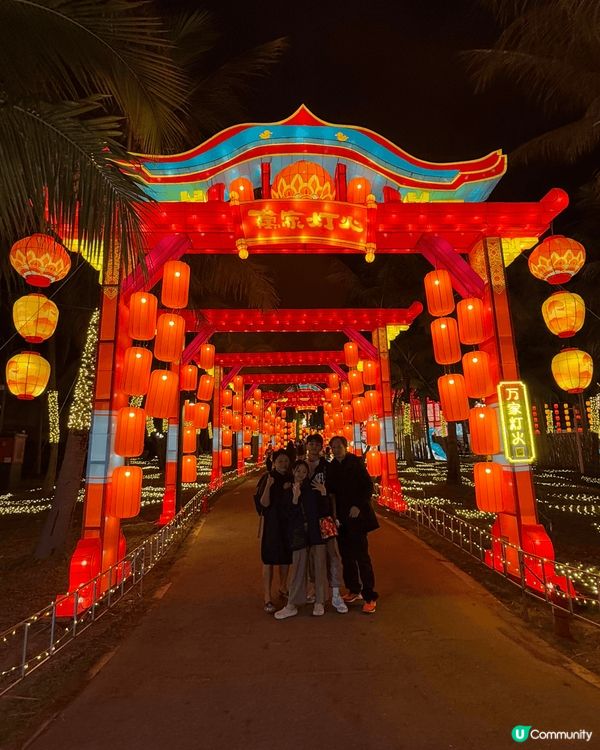 深圳歡樂海岸的2025大灣區超級燈會非常吸晴，未到入口已有卡...