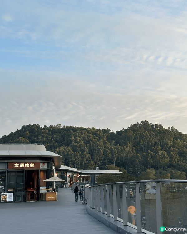 深圳新開大運站商場，「大運天地」大型嘅室內室內商港，迷你版嘅...