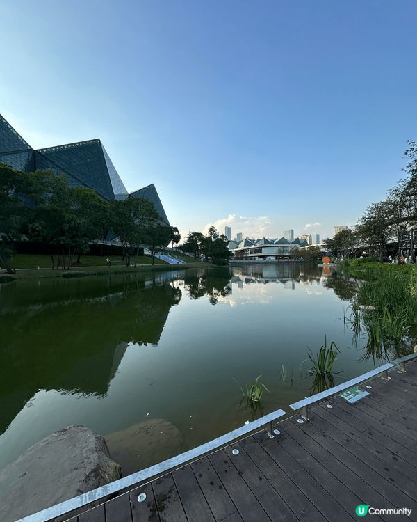 深圳新開大運站商場，「大運天地」大型嘅室內室內商港，迷你版嘅...