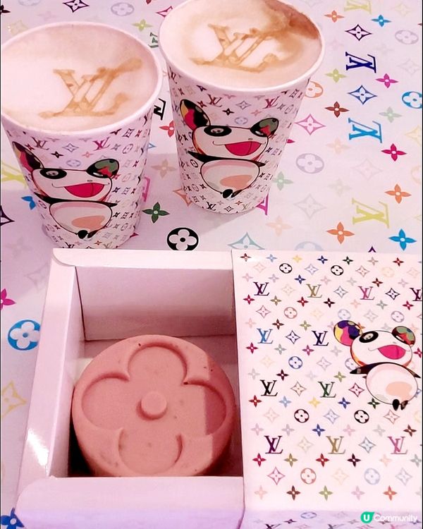 LOUIS VUITTON x MURAKAMI Cafe 