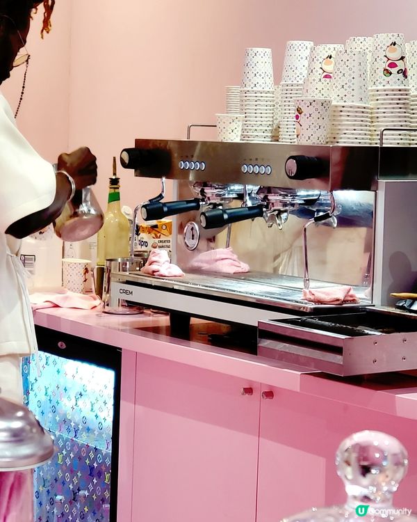 LOUIS VUITTON x MURAKAMI Cafe 