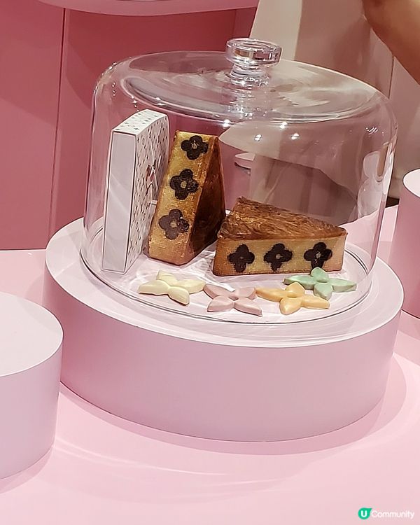 LOUIS VUITTON x MURAKAMI Cafe 