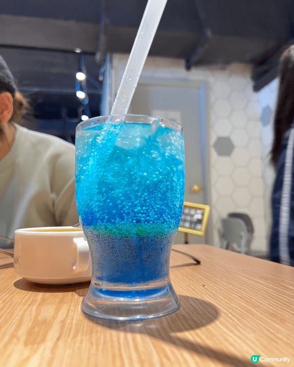 澳門蛋墶是一種酥脆的餅乾外殼，內餡通常是香濃的奶油、蛋黃和糖...