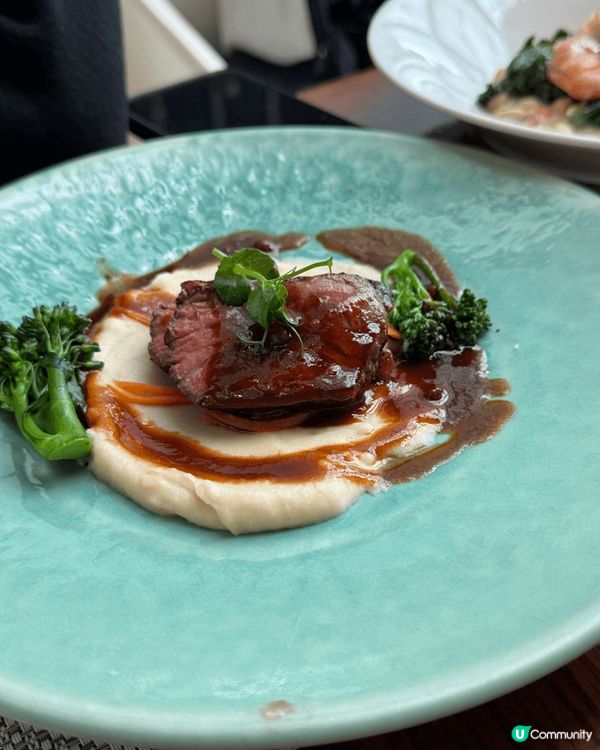 尖沙咀酒店下午茶 名牌朱古力特制菜單，軟雪糕任食，配旋轉甜品...