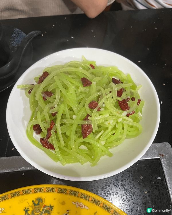 新年當然想約朋友見見面食餐飯啦，今次朋友同我去佐敦樓上一間打...