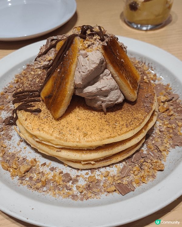 美食當前如何抵擋得住?先來茄汁蝦又大又爽口，再來炸子鷄軟身鷄...