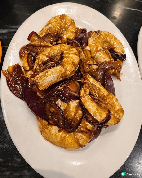 美食當前如何抵擋得住?先來茄汁蝦又大又爽口，再來炸子鷄軟身鷄...