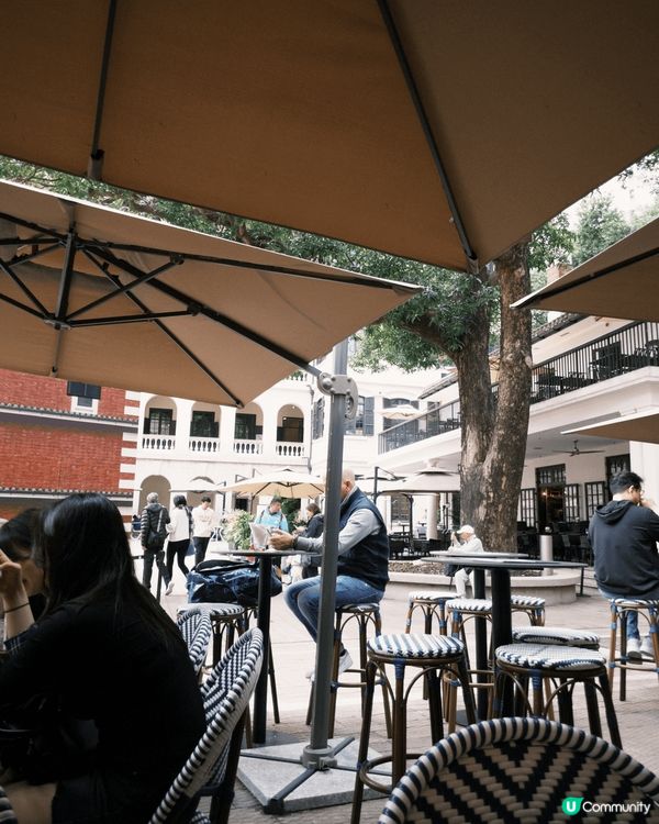 大館內的餐廳多不勝數，巴黎咖啡廰風格的Café Claude...