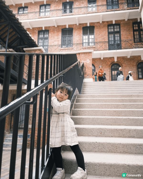 大館內的餐廳多不勝數，巴黎咖啡廰風格的Café Claude...