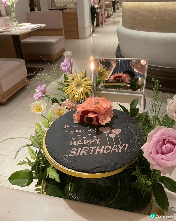 這家餐廳的飲品和食物都非常精緻，色彩豐富，視覺效果極佳。牛肉...