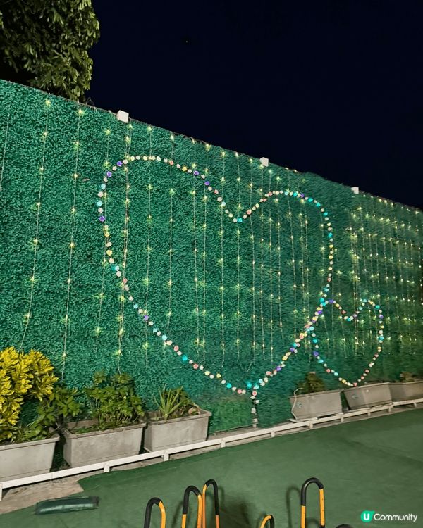 餐廳位於元朗朗屏，對於揸車的朋友比較方便，但就不遠處也有輕鐵...