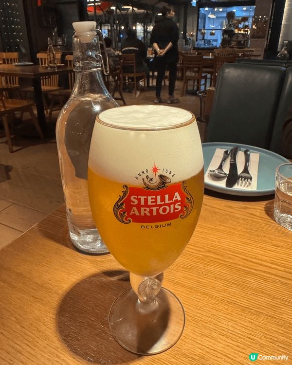 餐廳位於元朗朗屏，對於揸車的朋友比較方便，但就不遠處也有輕鐵...