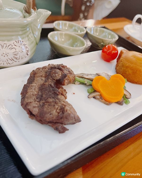 生日當然要去迪士尼樂園酒店吃自助餐啦，