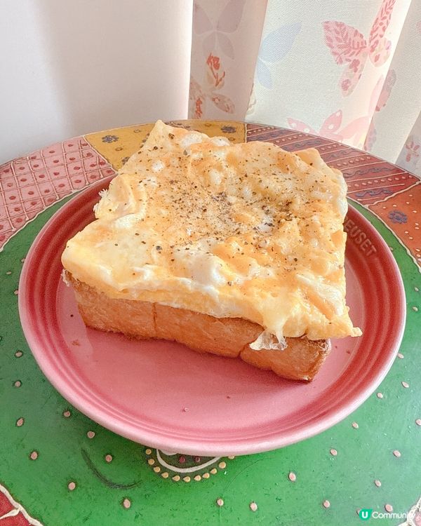 ## 🧀🍳 厚切方包配芝士雞蛋早餐，能量滿滿！ 💪