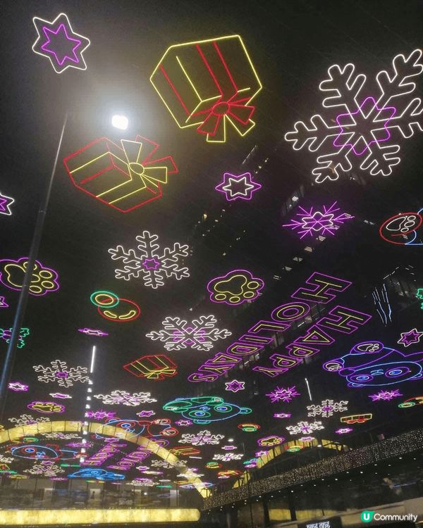 睇燈飾一定要去尖沙咀，非常之有聖誕氣氛，燈飾又靚又有特色，有...