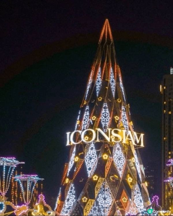 這三張圖片都是在泰國曼谷拍攝的，第一張圖片是Iconsiam...