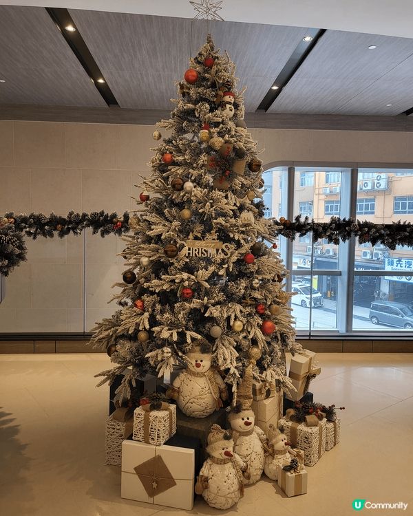 各區聖誕樹，最靚係郵筒聖誕樹，有特色。
