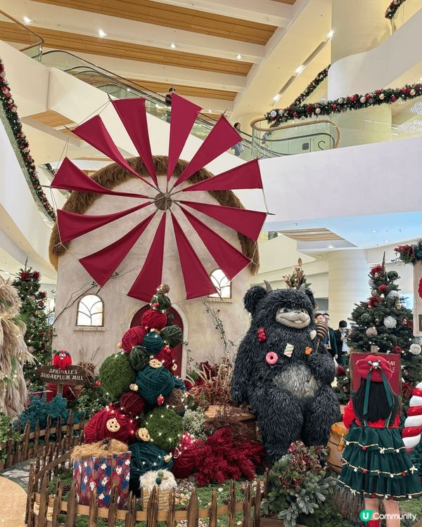 適逢節日處處聖誕氣氛，例如西九龍聖誕市集，金鐘巨型聖誕動物+...