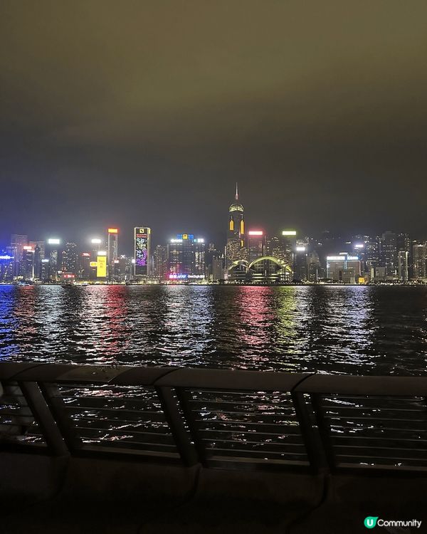 聖誕打卡當然唔少得尖沙咀！行到半島酒店一直要第一時間同Cha...