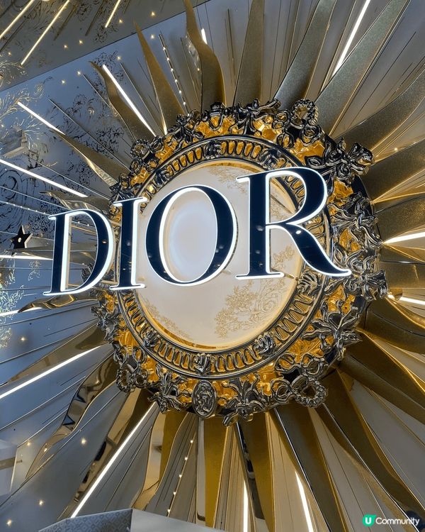 聖誕打卡熱點點少得尖沙咀Dior聖誕樹!!今年比上年更加華麗...