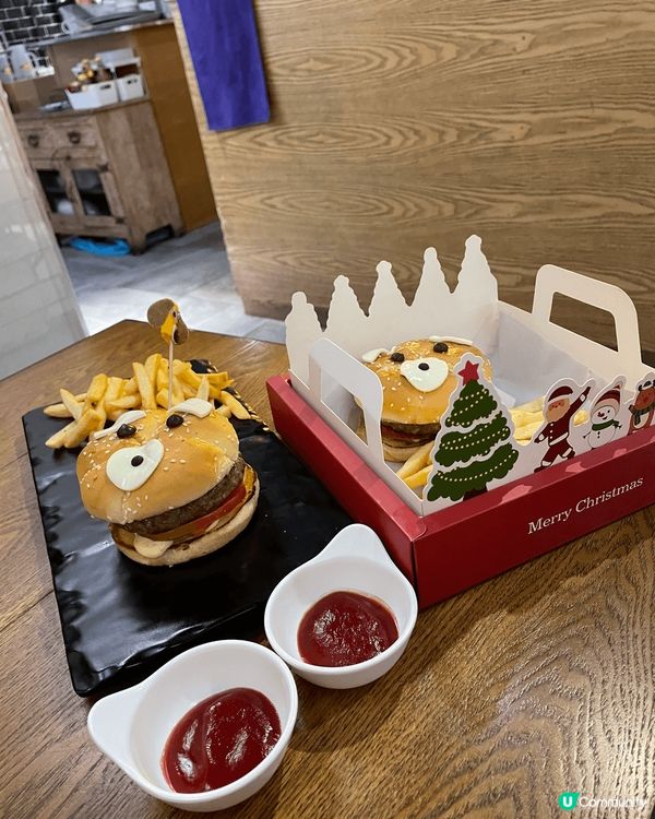 聖誕梗係要去一間充滿聖誕氣氛嘅餐廳打卡，我今次就去咗Mega...