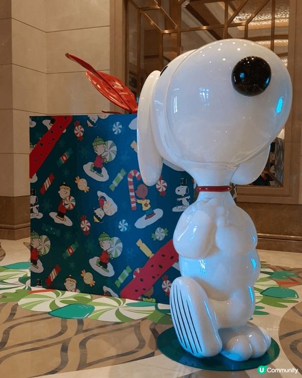 聖誕節期間，澳門上葡京酒店有snoopy卡通人物裝飾，顯得份...