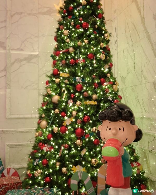 聖誕節期間，澳門上葡京酒店有snoopy卡通人物裝飾，顯得份...