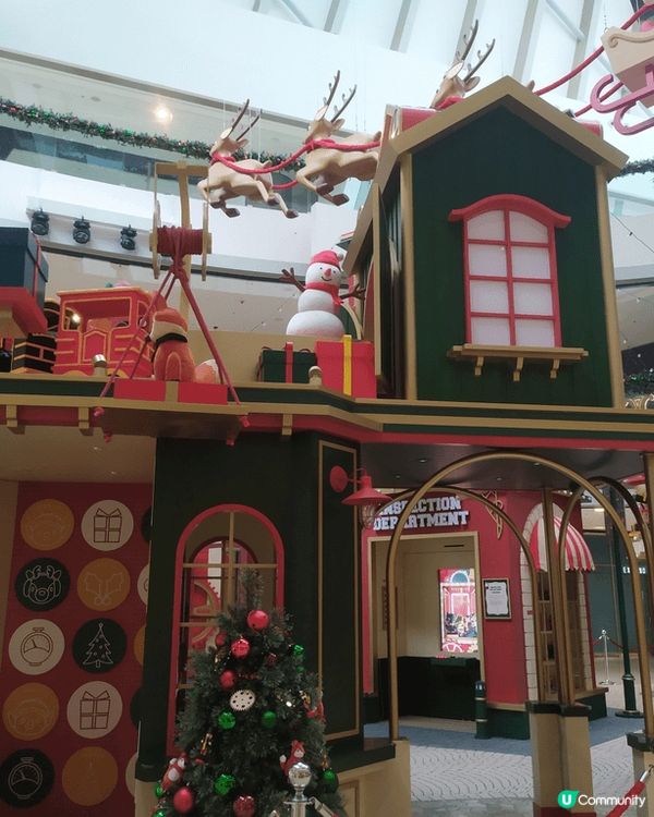 每年聖誕,ifc中庭都必定佈置得很有聖誕氣氛,今年都一樣。 ...