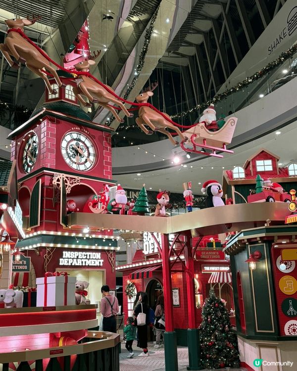 聖誕打卡當然係IFC，因為IFC中庭好大，而且仲有聖誕老人騎...