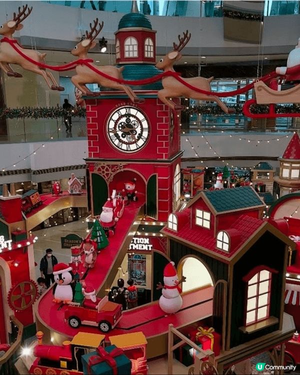 聖誕打卡當然係IFC，因為IFC中庭好大，而且仲有聖誕老人騎...