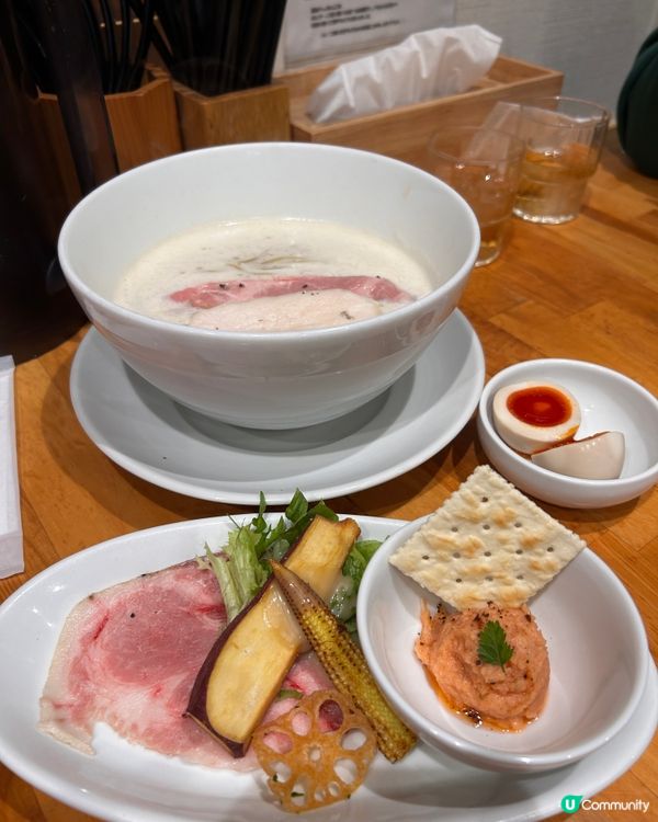 融入西式風格的拉麵店