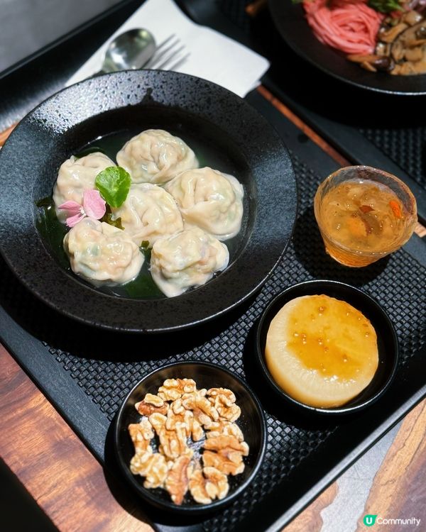 灣仔素食新寵🌱 簡約心寧治癒空間！看書好地方！食物打卡！