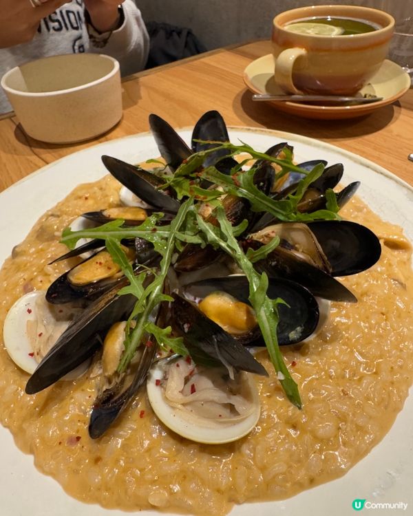 Terrace in seaside（銅鑼灣）