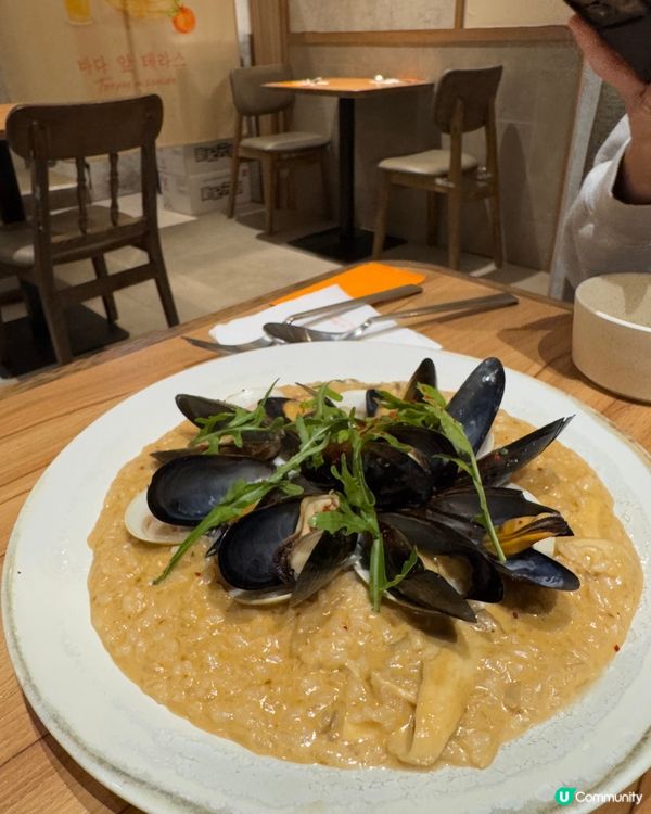 Terrace in seaside（銅鑼灣）