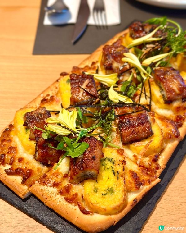 空間感Max❤️‍🔥啟德六千呎簡約風cafe🌿鰻魚Pizza必食