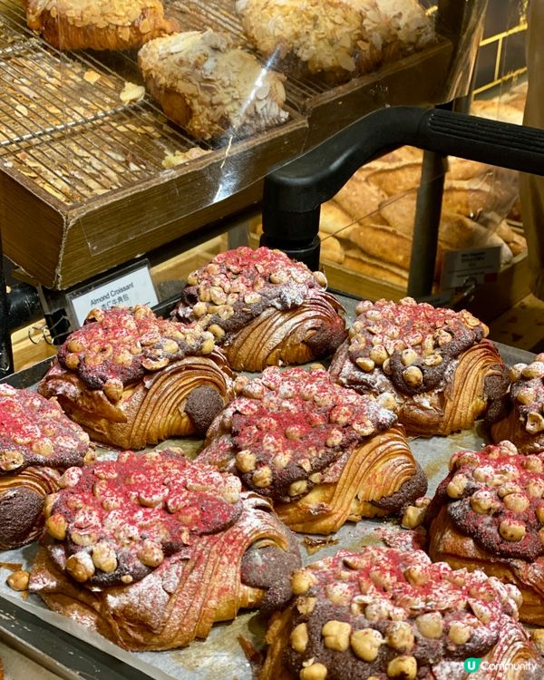 ✨香港🇭🇰-⚠️💬必食‼️值得回購的牛角包⁉️💢竟是榛子紅桑子口味📣