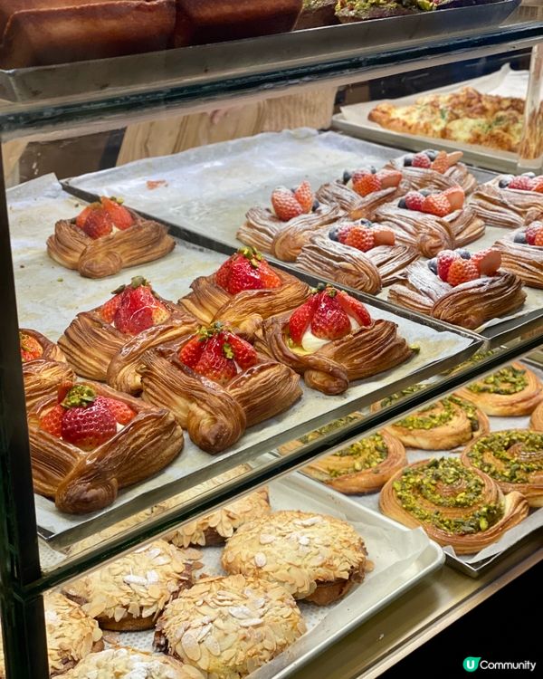 ✨香港🇭🇰-⚠️💬必食‼️值得回購的牛角包⁉️💢竟是榛子紅桑子口味📣