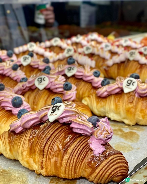 ✨香港🇭🇰-⚠️💬必食‼️值得回購的牛角包⁉️💢竟是榛子紅桑子口味📣