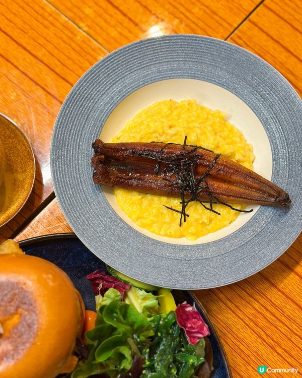 觀塘校園風打卡cafe❤️‍🔥爆餡魚柳漢堡包🍔特濃抹茶芭菲