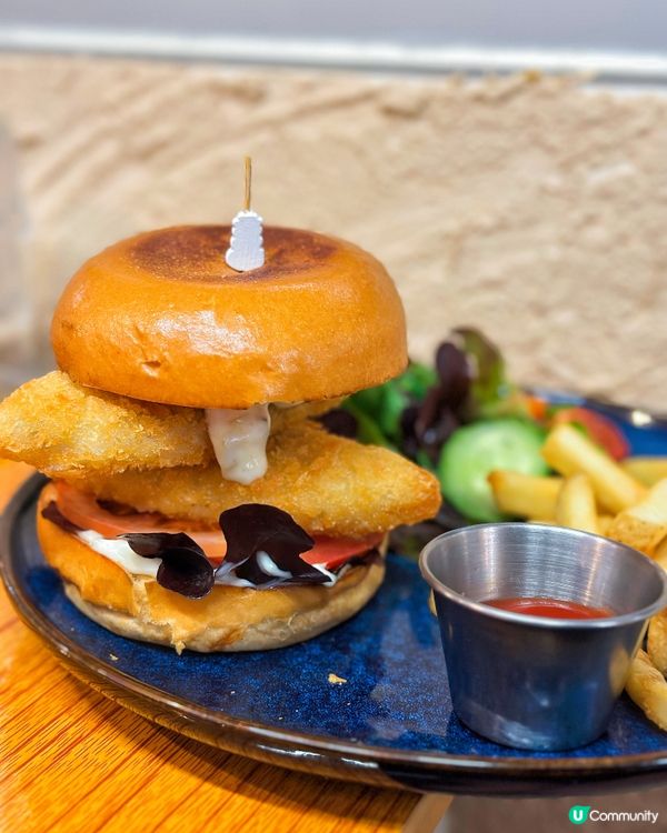 觀塘校園風打卡cafe❤️‍🔥爆餡魚柳漢堡包🍔特濃抹茶芭菲