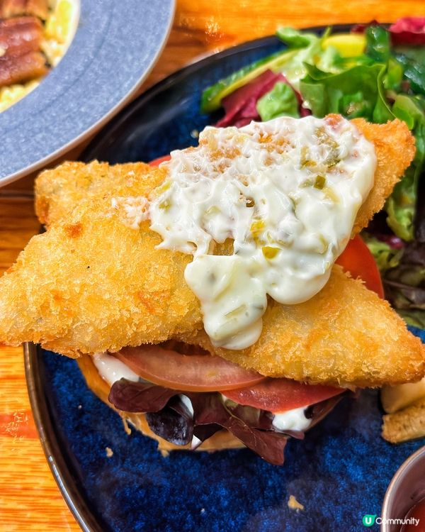 觀塘校園風打卡cafe❤️‍🔥爆餡魚柳漢堡包🍔特濃抹茶芭菲