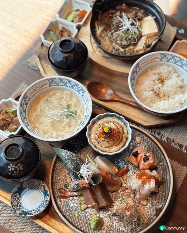 位於銅鑼灣渣甸坊嘅申子居酒屋環境氣氛唔錯，設有卡位坐得舒服，...